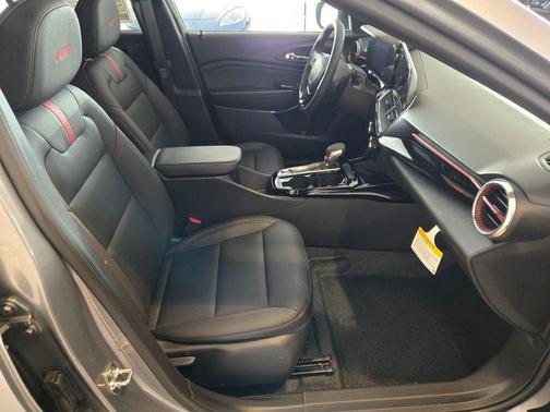 Sterling Gray Metallic 2026 Chevrolet Trax FWD 2RS