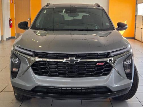 Sterling Gray Metallic 2026 Chevrolet Trax FWD 2RS