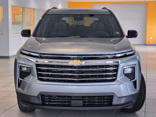 Sterling Gray Metallic 2027 Chevrolet Traverse LT