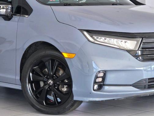 Obsidian Blue Pearl 2023 Honda Odyssey Sport