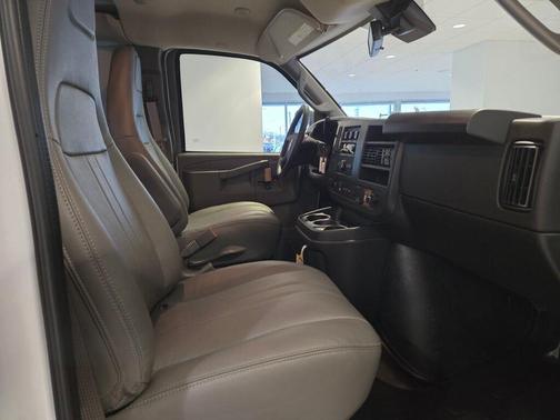 2025 Chevrolet Express 2500 RWD 2500 Regular Wheelbase WT