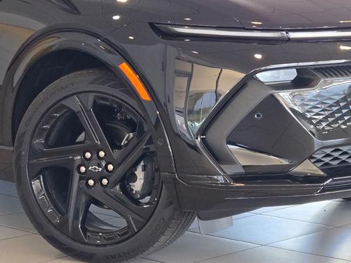 Black 2024 Chevrolet Equinox EV RS