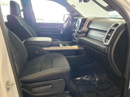 Bright White Clearcoat 2022 RAM 1500 Big Horn/Lone Star