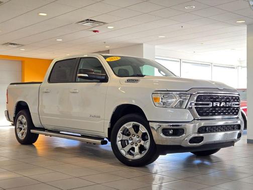 Bright White Clearcoat 2022 RAM 1500 Big Horn/Lone Star