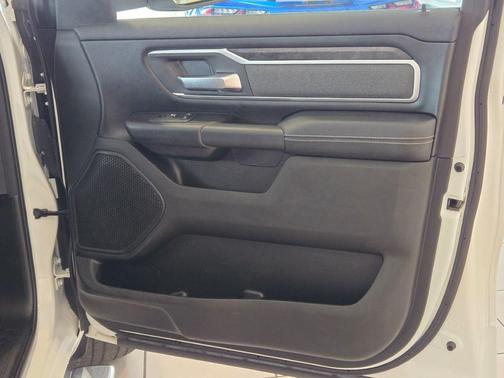 Bright White Clearcoat 2022 RAM 1500 Big Horn/Lone Star