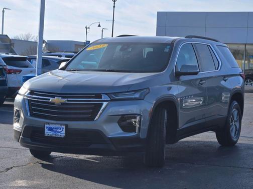 2023 Chevrolet Traverse LT Cloth