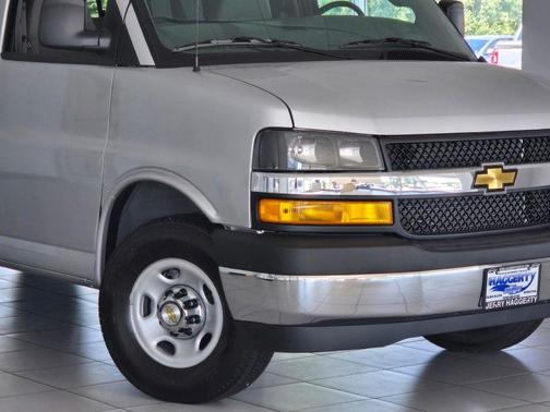 Silver Ice Metallic 2026 Chevrolet Express 3500 3500 Extended Wheelbase, LT, RWD