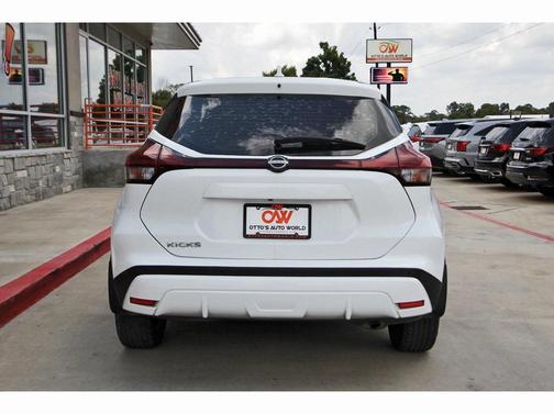 2022 Nissan Kicks S