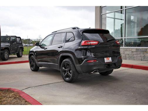 Brilliant Black Crystal Pearlcoat 2015 Jeep Cherokee Latitude