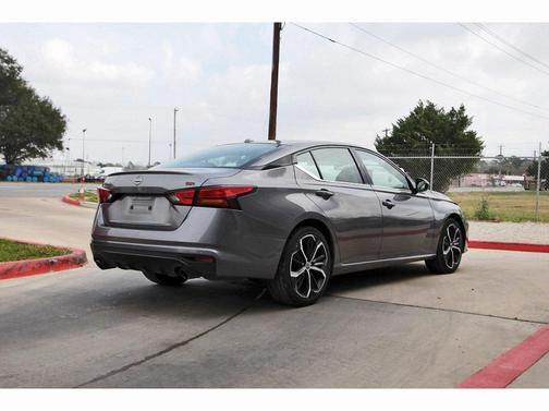 2023 Nissan Altima SR FWD