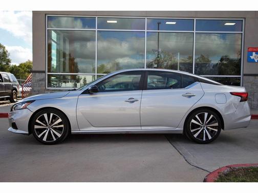 2020 Nissan Altima SR FWD