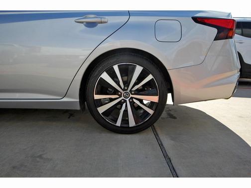 2020 Nissan Altima SR FWD