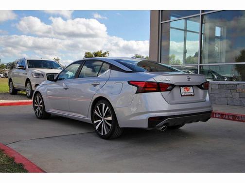 2020 Nissan Altima SR FWD