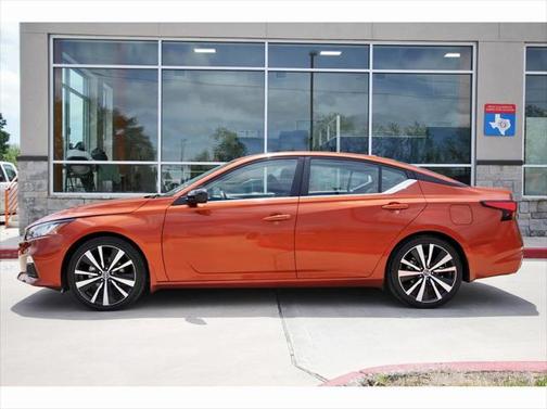 2022 Nissan Altima SR FWD