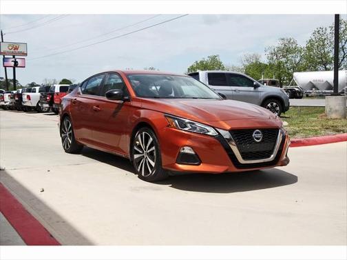 2022 Nissan Altima SR FWD