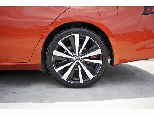 2022 Nissan Altima SR FWD