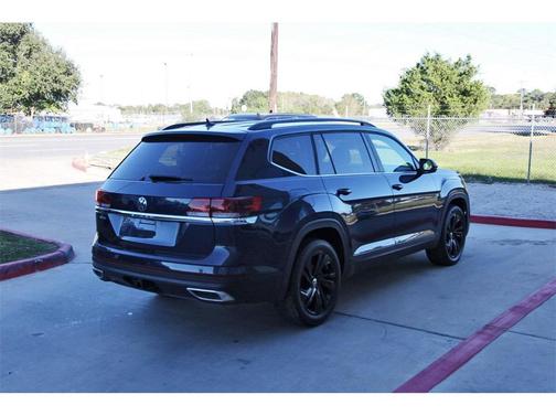 2022 Volkswagen Atlas 3.6L SE w/Technology