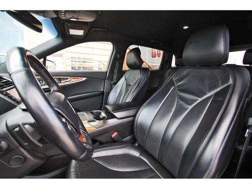 2019 Lincoln Nautilus Select