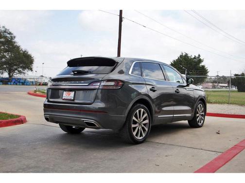 2019 Lincoln Nautilus Select