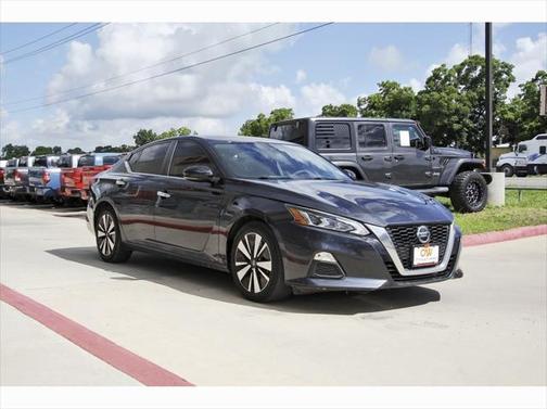 2022 Nissan Altima 2.5 SV