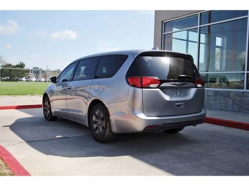 2020 Chrysler Pacifica Hybrid Touring L