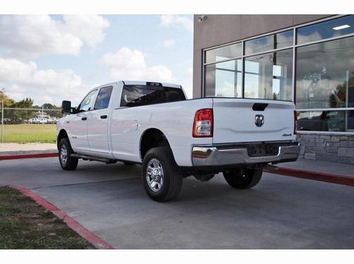 2022 RAM 2500 Tradesman Crew Cab 4x4 8' Box