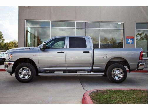 2024 RAM 2500 Tradesman Crew Cab 4x4 6'4' Box
