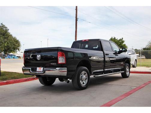2022 RAM 3500 Tradesman Crew Cab 4x4 8' Box