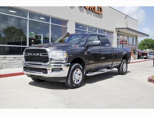 2022 RAM 2500 Big Horn Crew Cab 4x4 8' Box