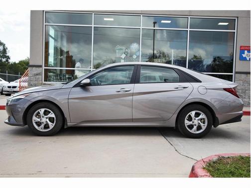 2023 Hyundai ELANTRA SE