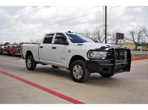 Bright White Clearcoat 2022 RAM 2500 Tradesman Crew Cab 4x4 6'4' Box