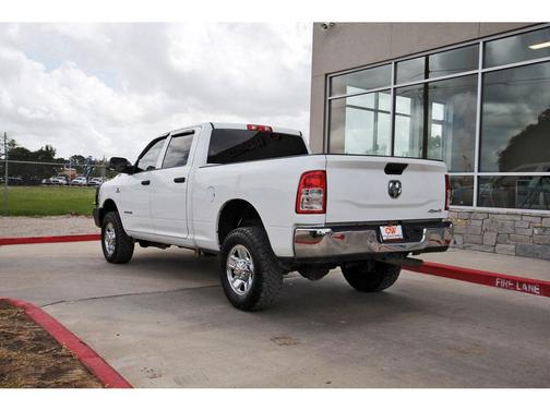Bright White Clearcoat 2022 RAM 2500 Tradesman Crew Cab 4x4 6'4' Box