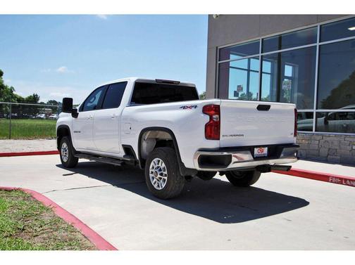 Summit White 2025 Chevrolet Silverado 2500 LT