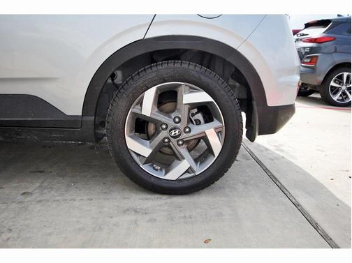 2022 Hyundai VENUE SEL