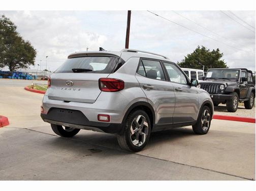 2022 Hyundai VENUE SEL