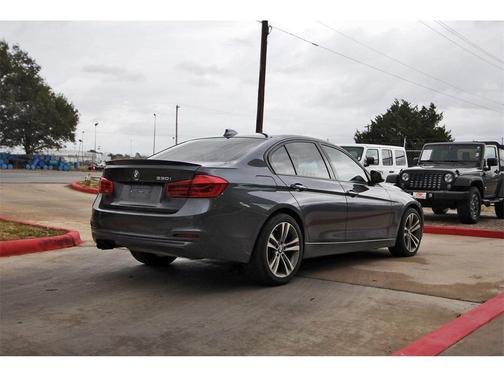 2017 BMW 330 330i