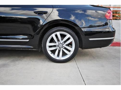 2016 Volkswagen Passat V6 SEL Premium