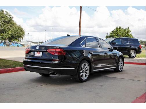 2016 Volkswagen Passat V6 SEL Premium