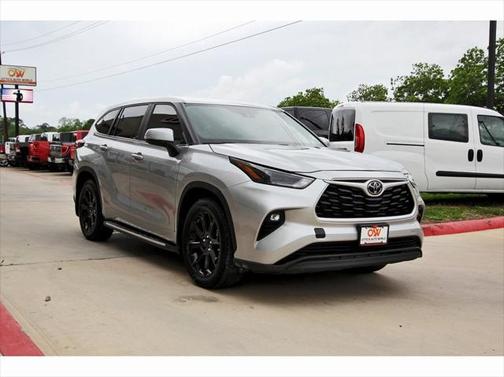 2024 Toyota Highlander LE