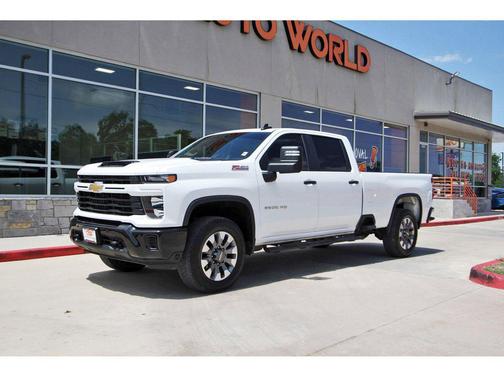 Summit White 2025 Chevrolet Silverado 2500 Custom