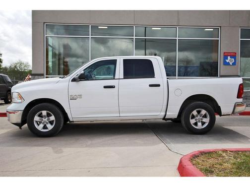 Bright White Clearcoat 2022 RAM 1500 Classic SLT