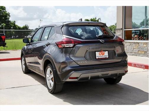 2022 Nissan Kicks S