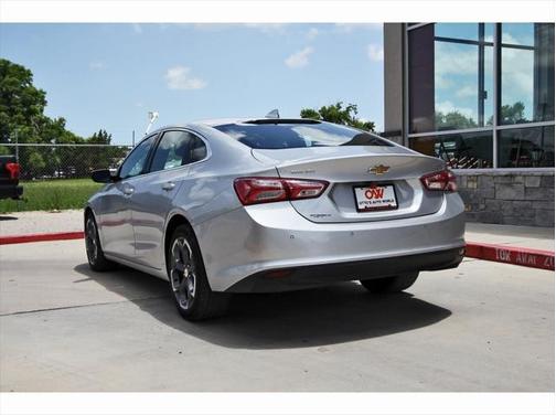 2022 Chevrolet Malibu FWD LT