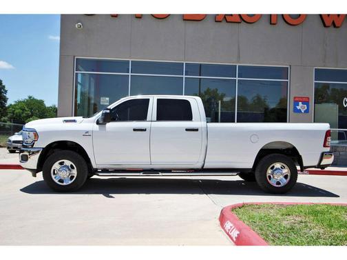 Bright White Clearcoat 2023 RAM 2500 Tradesman Crew Cab 4x4 8' Box