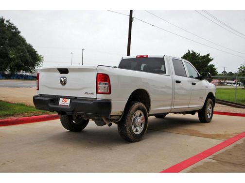 Bright White Clearcoat 2022 RAM 2500 Tradesman Crew Cab 4x4 8' Box