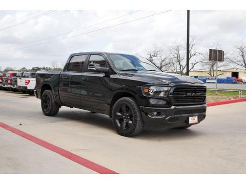 Diamond Black Crystal Pearlcoat 2019 RAM 1500 Big Horn