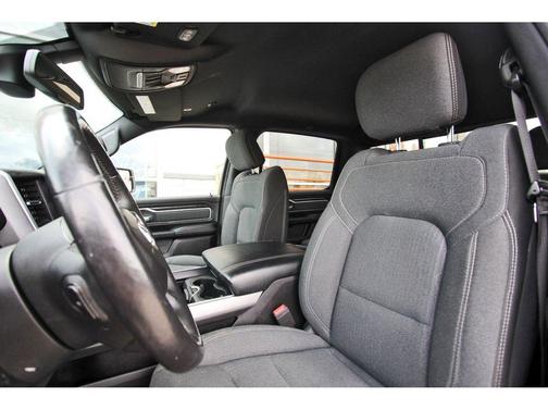 Diamond Black Crystal Pearlcoat 2019 RAM 1500 Big Horn