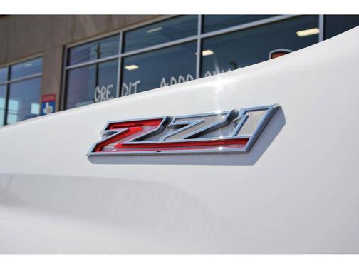 Summit White 2024 Chevrolet Silverado 2500 LT