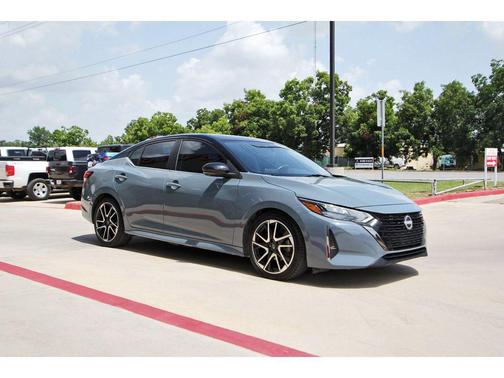 Atlantic Gray Metallic/Super Black 2024 Nissan Sentra SR