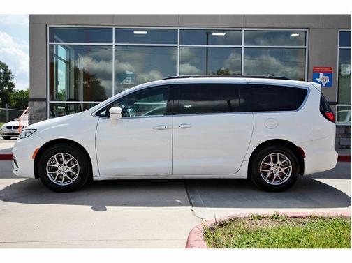 2022 Chrysler Pacifica Touring